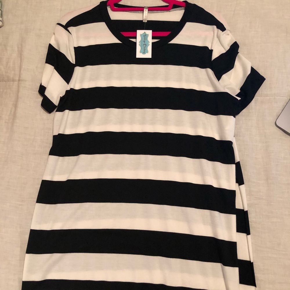 Striped side slit tee